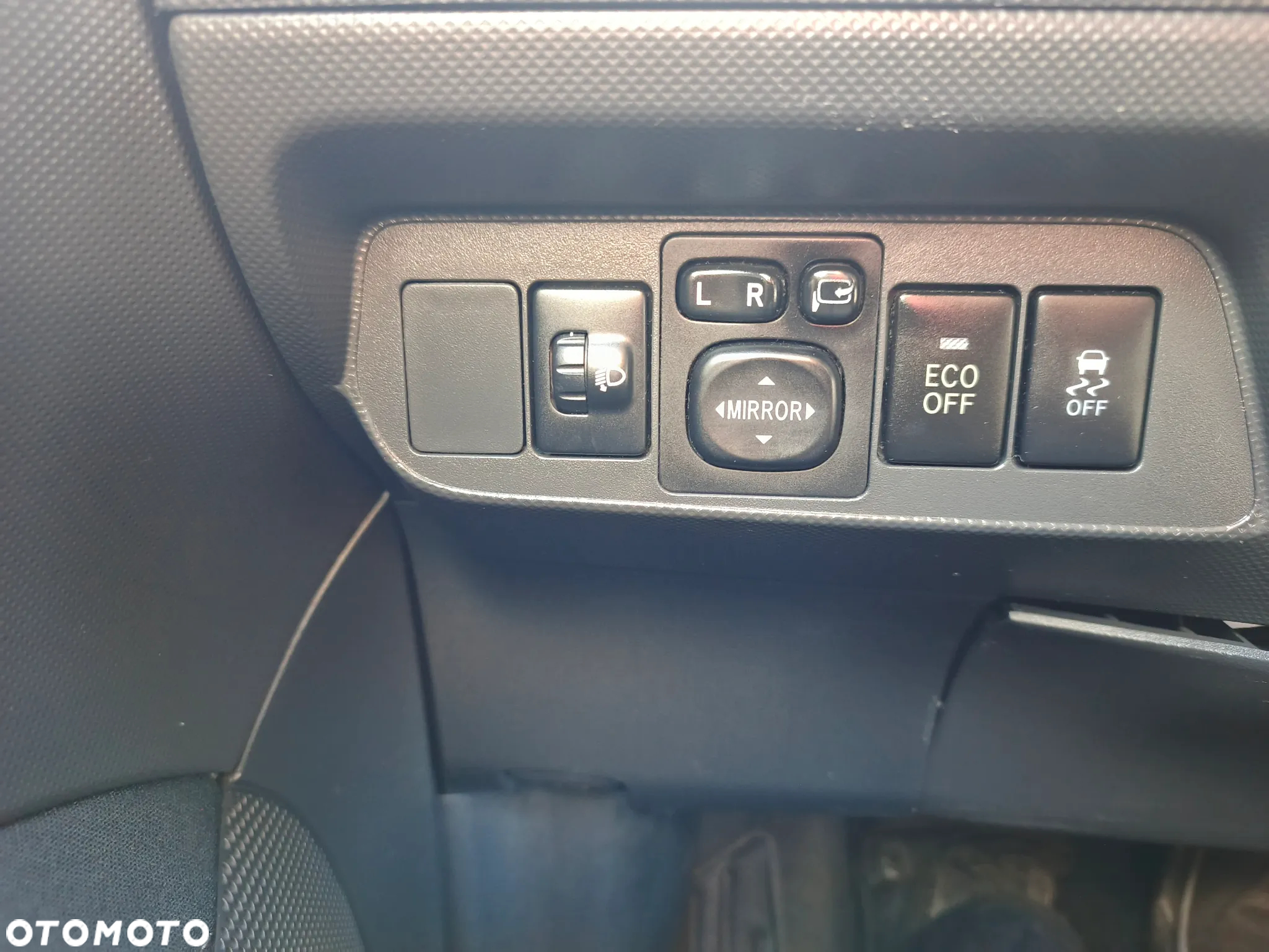 Toyota Auris 1.33 VVT-i - 31