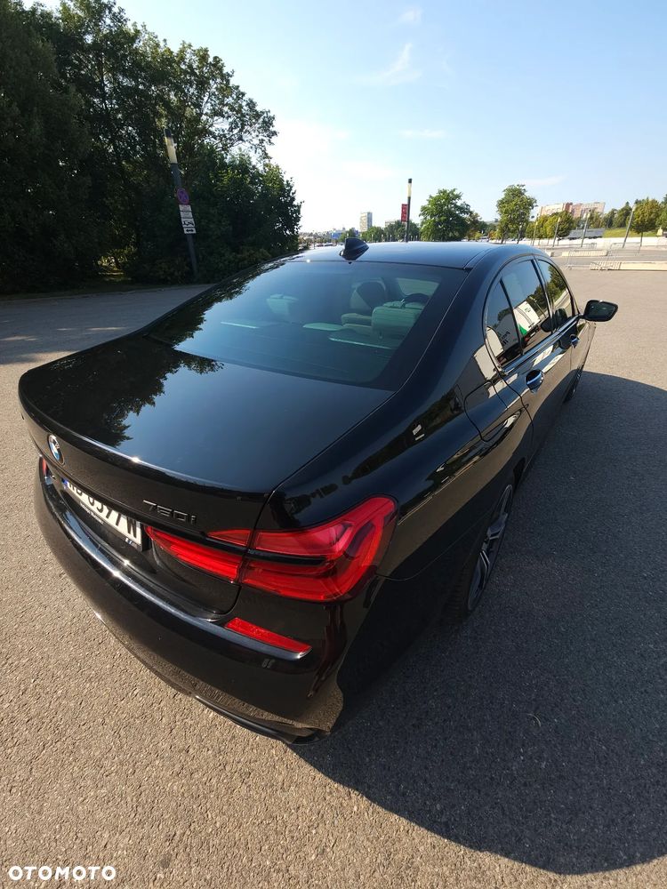 BMW Seria 7 750i xDrive - 6