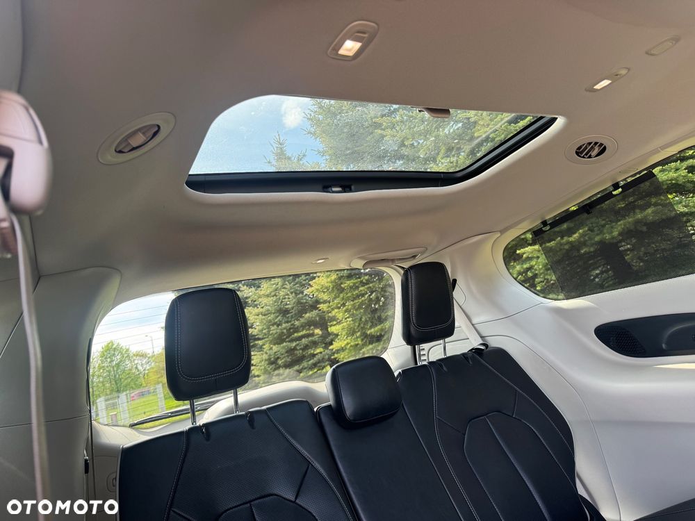 Chrysler Pacifica - 31
