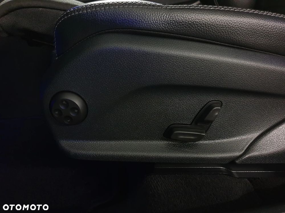 Mercedes-Benz GLC 300 d 4Matic 9G-TRONIC AMG Line Plus - 32