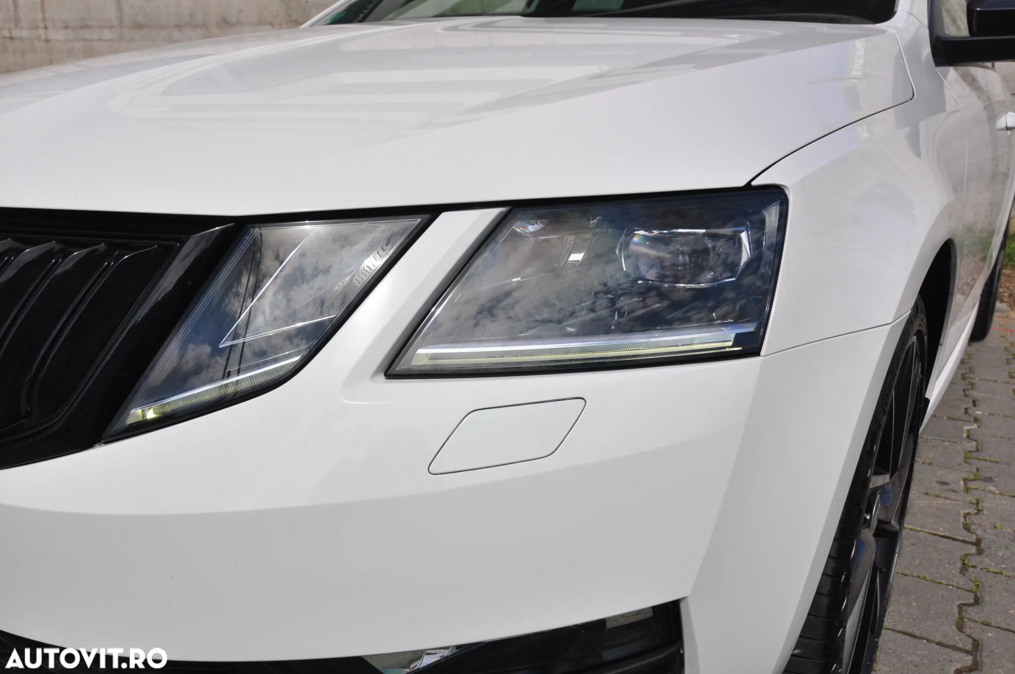 Skoda Octavia 1.6 TDI DSG Ambition - 11