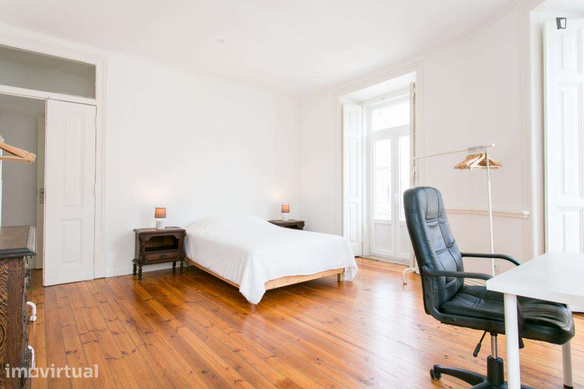 Quarto - localizado em Anjos Lisbon - Grande imagem: 2/28