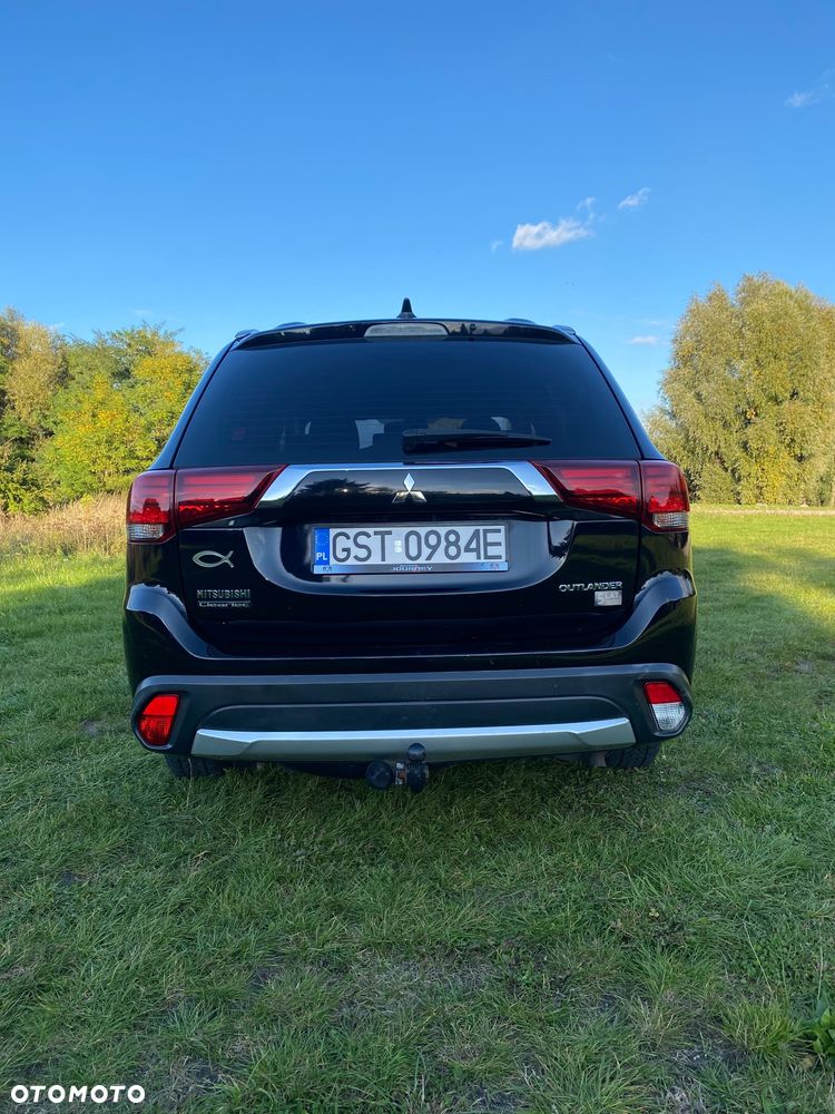 Mitsubishi Outlander 2.0 Invite + 2WD - 8