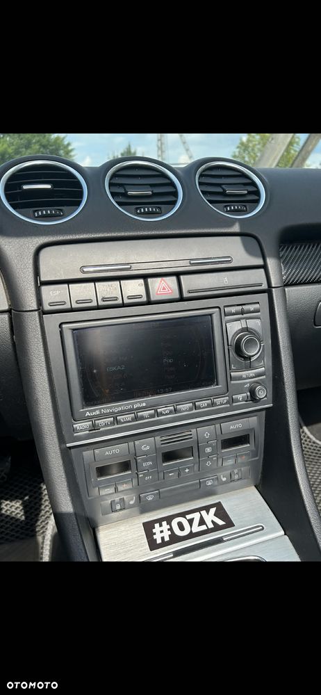 Audi A4 Cabrio 2.0 TDI DPF - 8