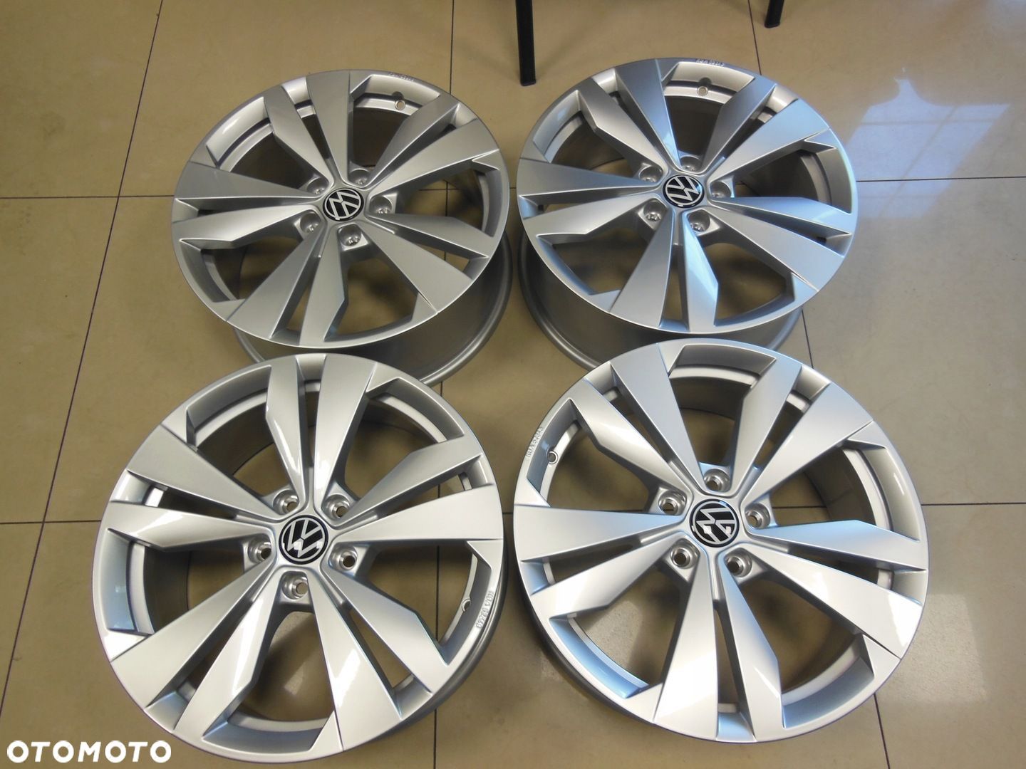ALUFELGI VW 5X112 18" ET50 10A071498 - 1