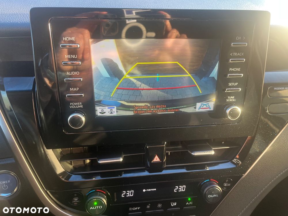 Toyota Camry 2.5 Hybrid Comfort CVT - 23