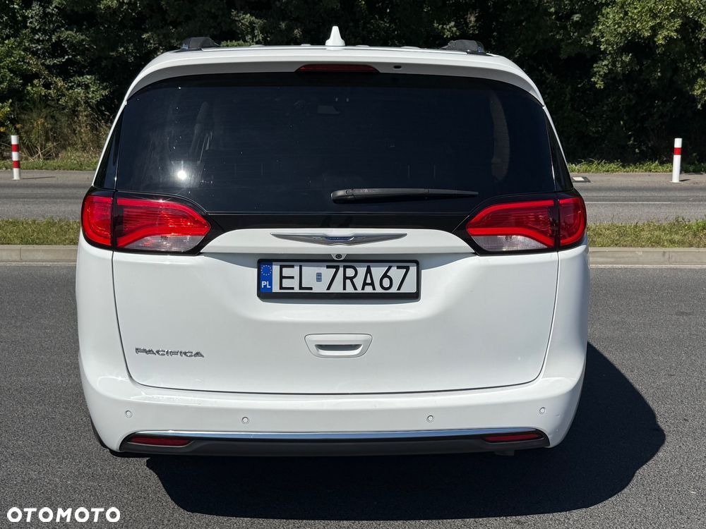 Chrysler Pacifica - 10