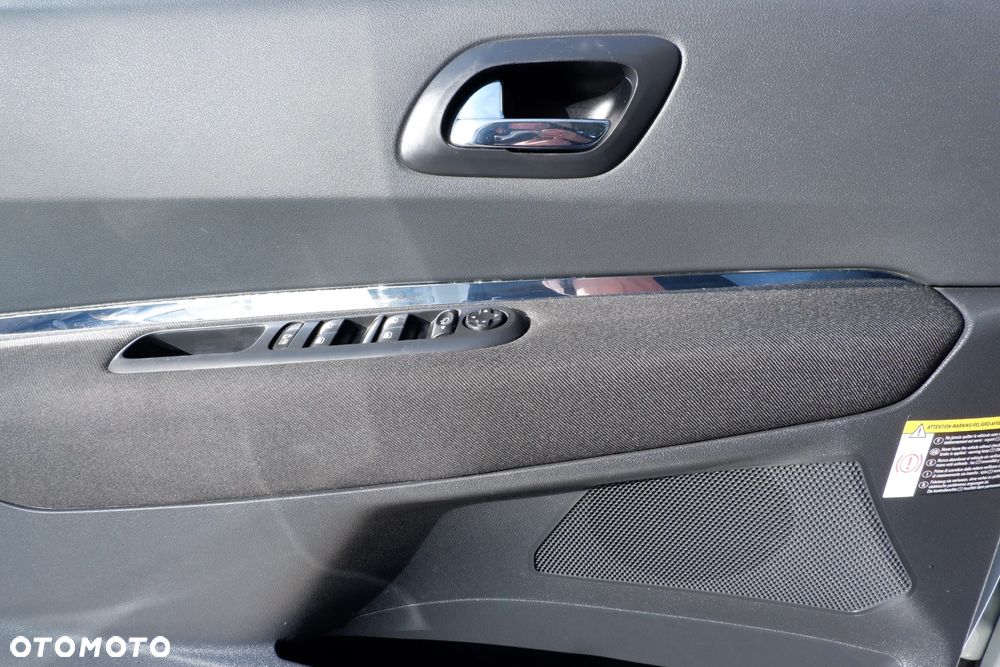 Peugeot 5008 HDI FAP 110 EGS6 Tendance - 22