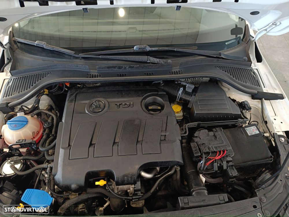 Skoda Rapid Spaceback 1.6 TDi Active - 20