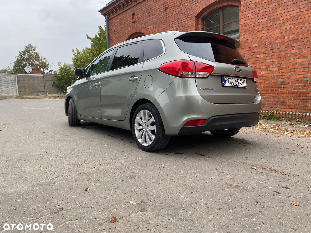 Kia Carens 1.7 CRDi M 7os EU6 - 14