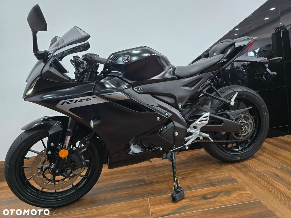 Yamaha YZF - 24