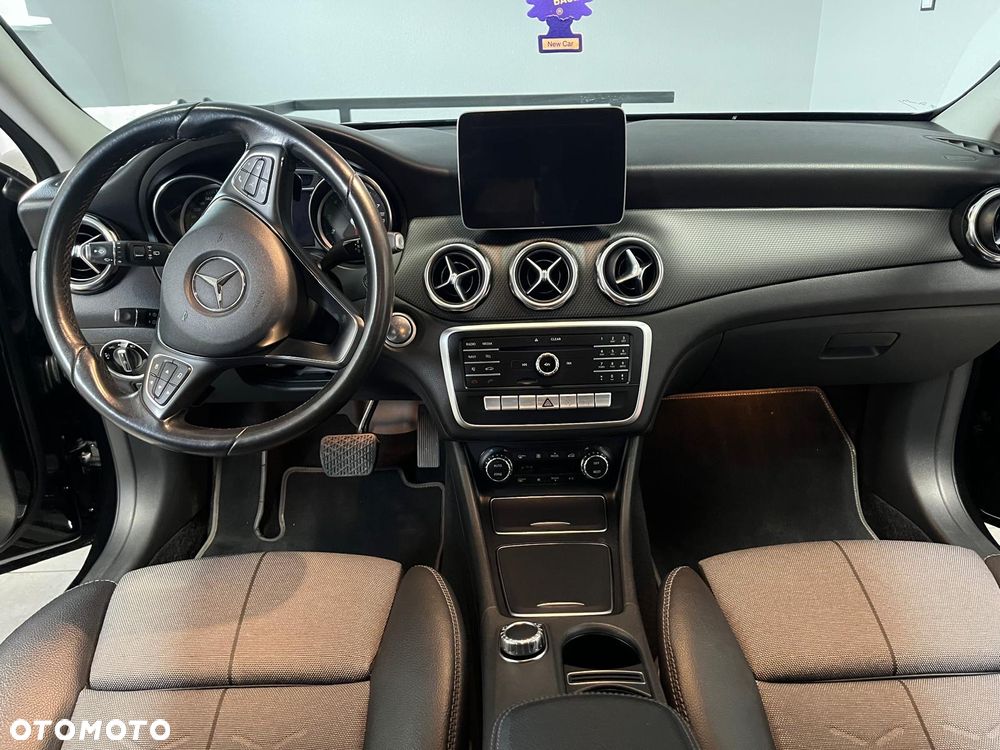 Mercedes-Benz GLA 180 7G-DCT Style - 8