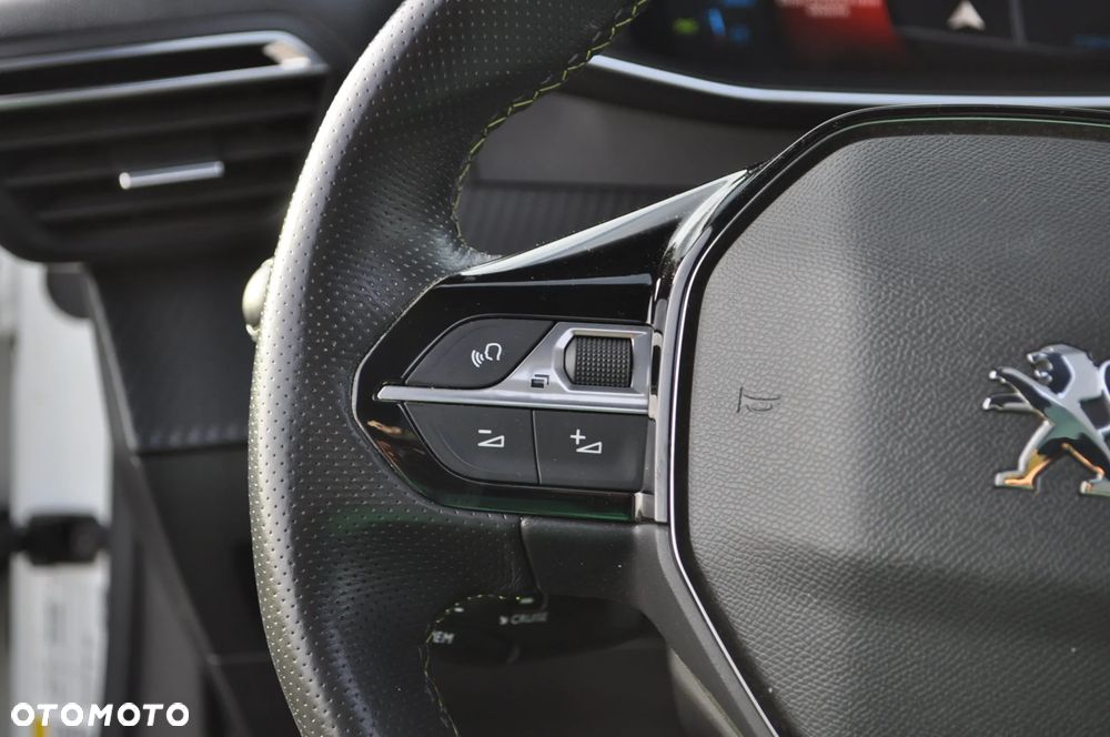 Peugeot 2008 1.5 BlueHDi GT Line S&S - 31
