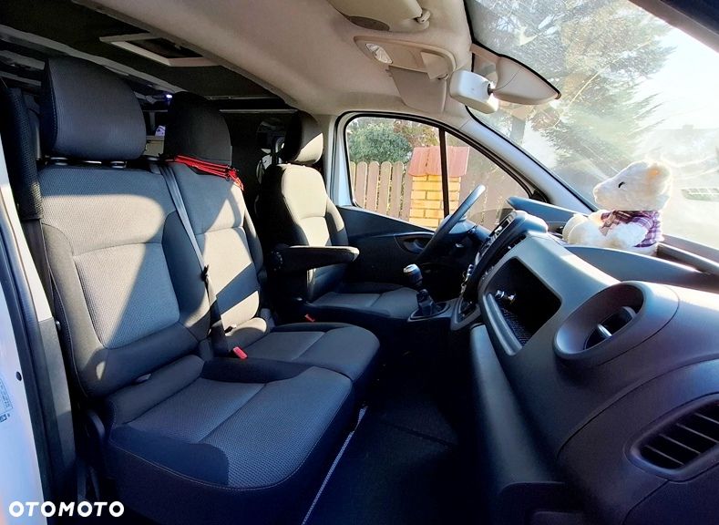 Renault TRAFIC III - 11