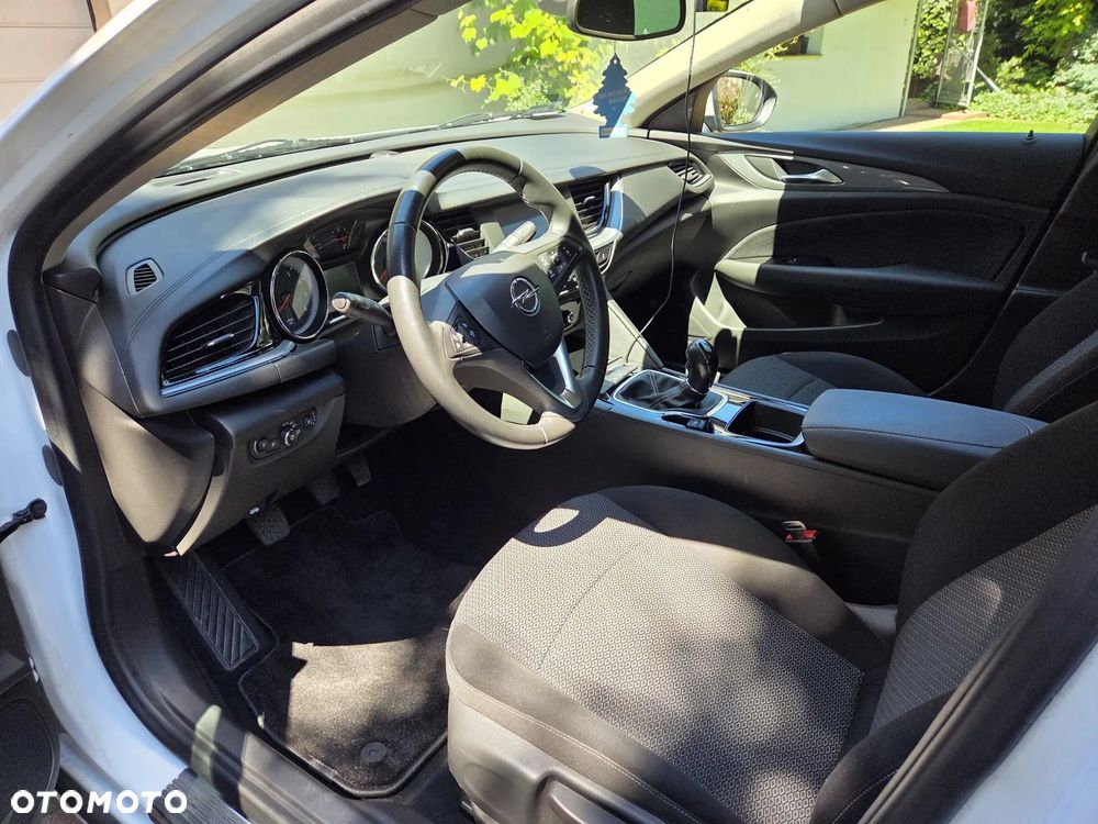 Opel Insignia 1.5 T Enjoy S&S - 9