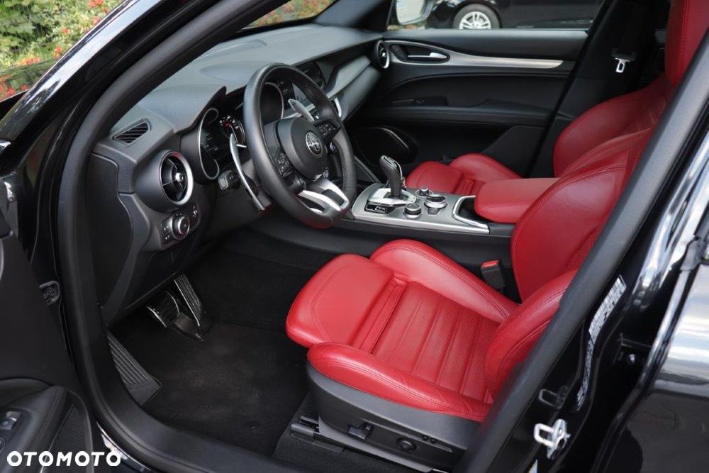 Alfa Romeo Stelvio 2.0 Turbo Veloce Q4 - 10
