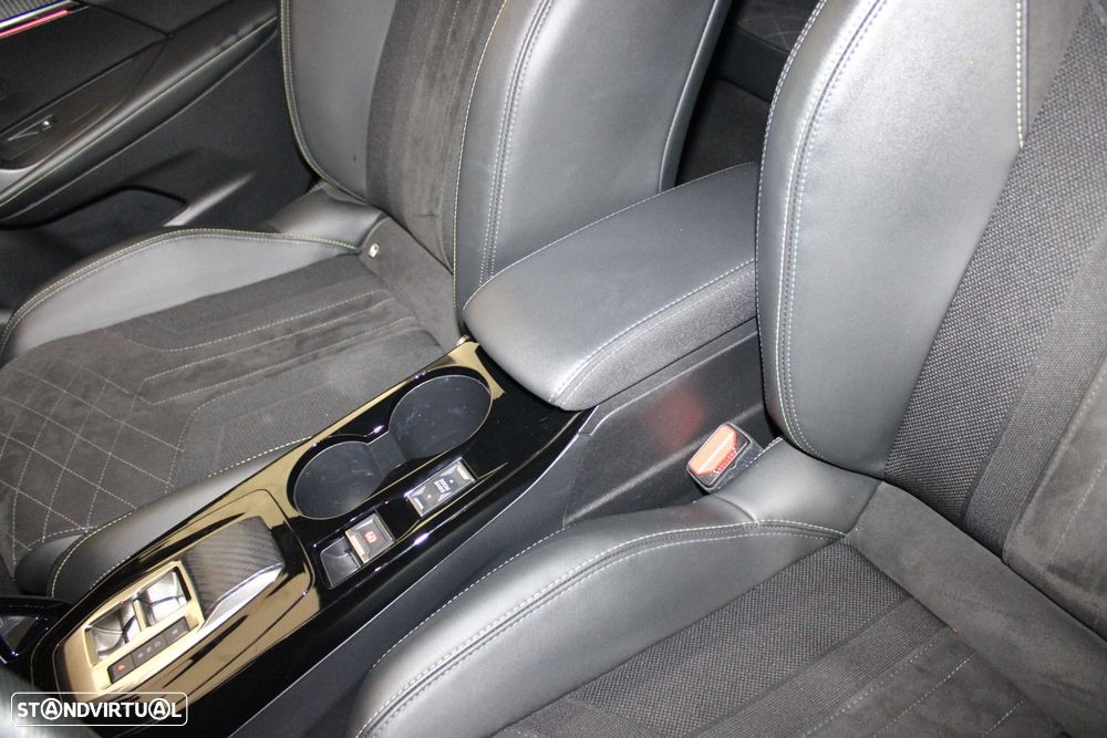 Peugeot e-2008 50 kWh GT - 30