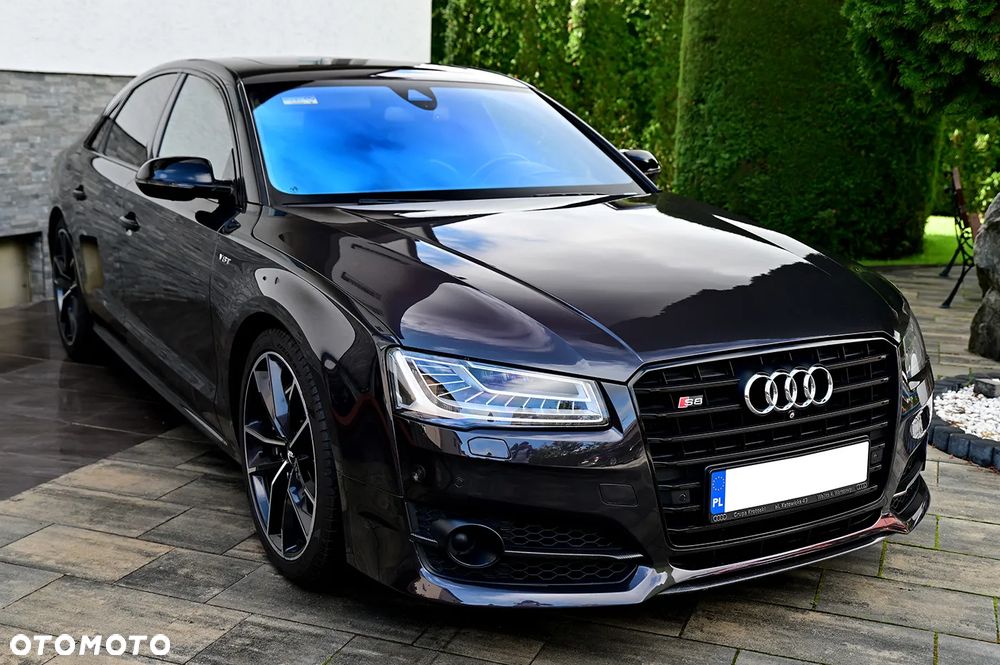 Audi S8 - 1