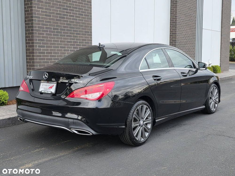 Mercedes-Benz CLA 250 4-Matic - 9