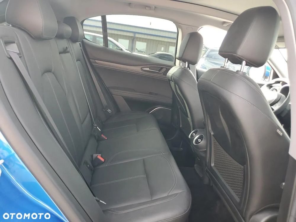 Alfa Romeo Stelvio 2.0 Turbo 16V AT8-Q4 Ti - 10