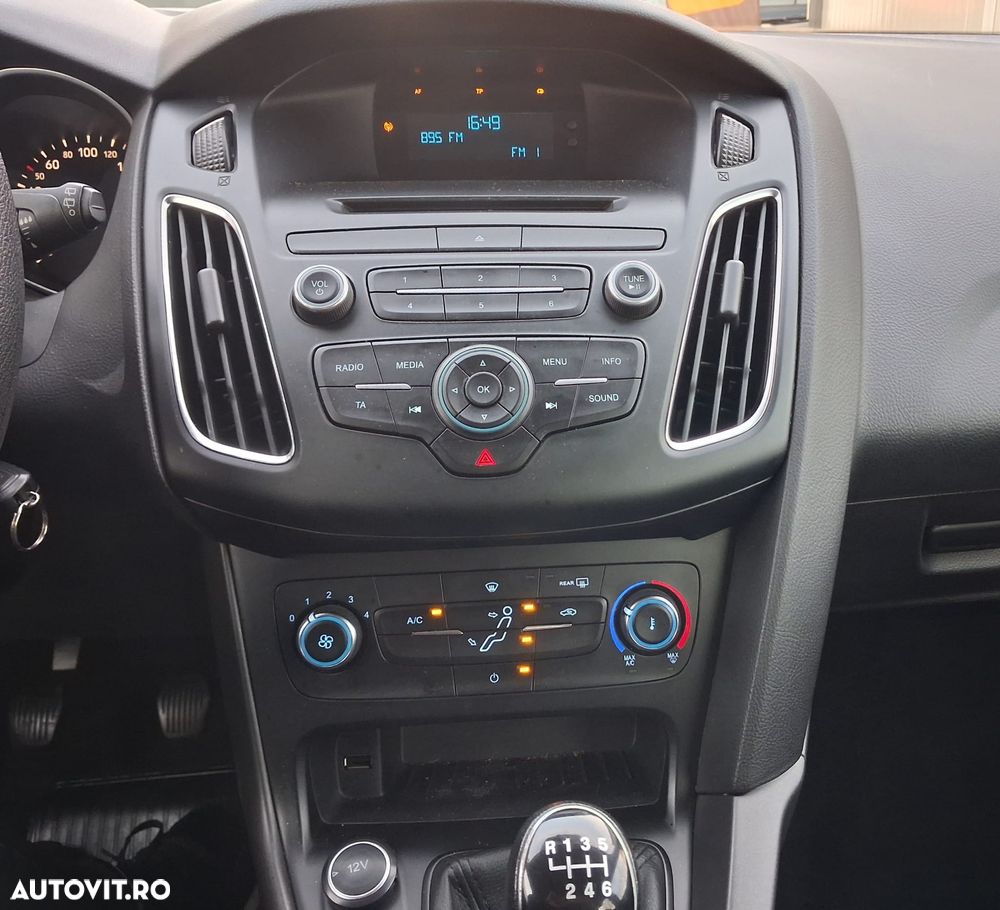 Ford Focus 1.5 TDCi DPF Start-Stopp-System Ambiente - 8