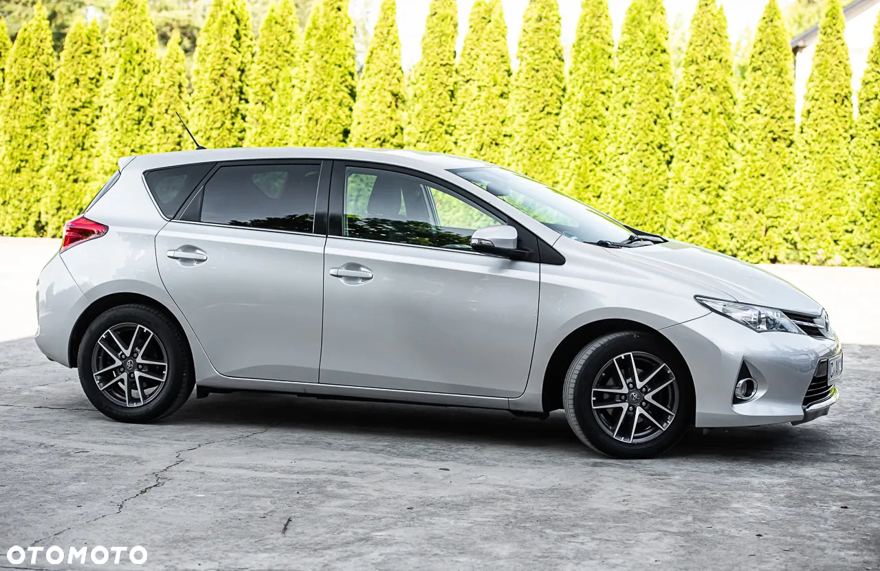 Toyota Auris 1.6 Premium Comfort - 3