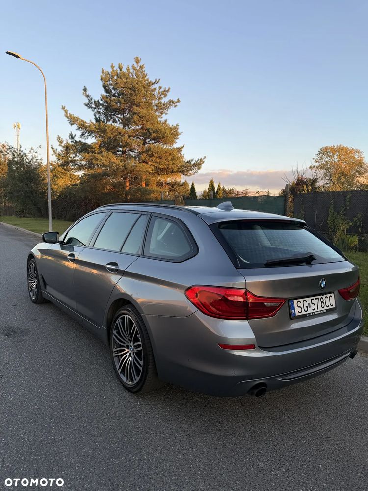 BMW Seria 5 520d xDrive Sport Line sport - 2
