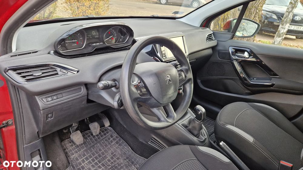 Peugeot 208 1.2 PureTech Allure - 32
