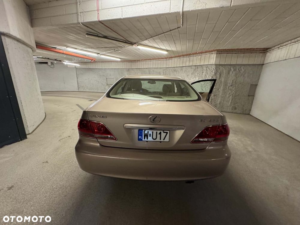 Lexus ES - 6