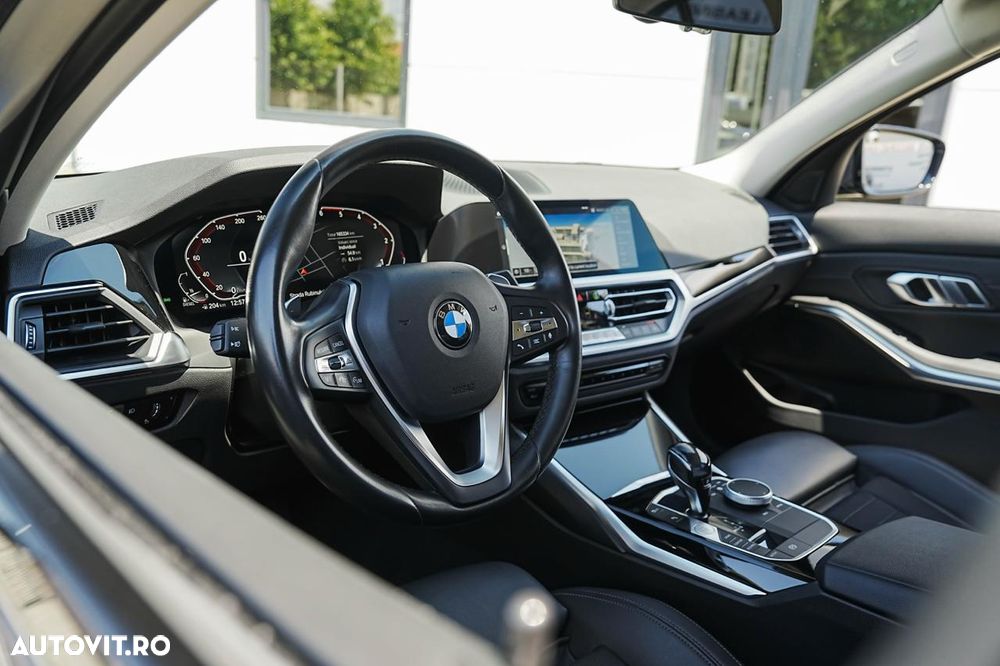 BMW Seria 3 320d Aut. Sport Line - 8