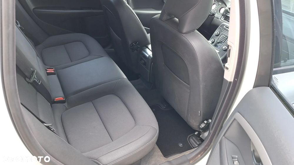 Volvo V70 T4 Momentum - 9