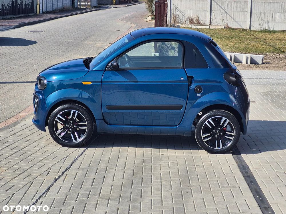 Microcar DUE - 25