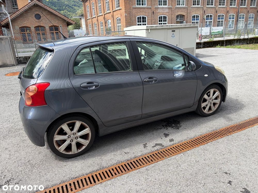 Toyota Yaris - 5