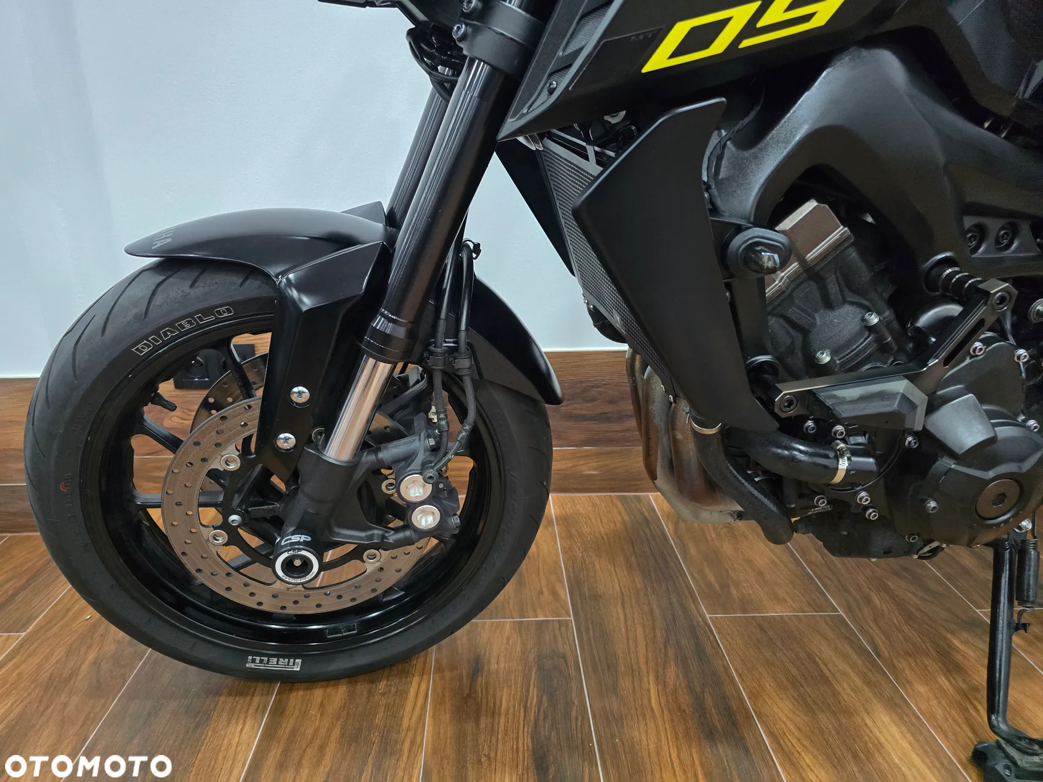Yamaha MT - 27