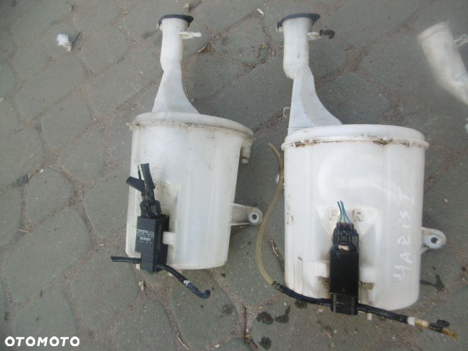 Zbiorniczek spyskiwacz + pompki YARIS I LIFT - 2