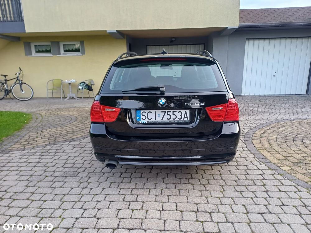 BMW Seria 3 320d DPF Touring - 6