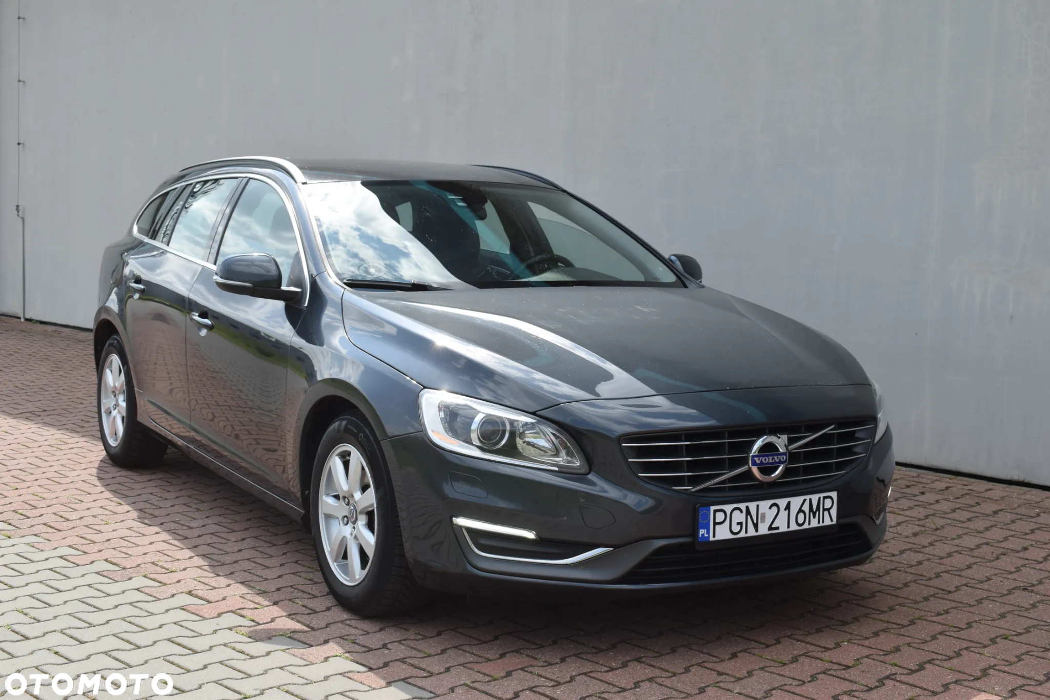 Volvo V60 D4 Drive-E Momentum - 13
