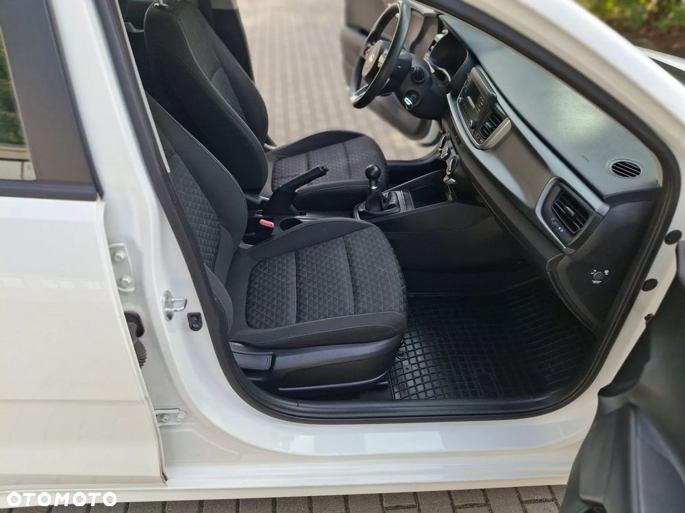 Kia Rio - 14