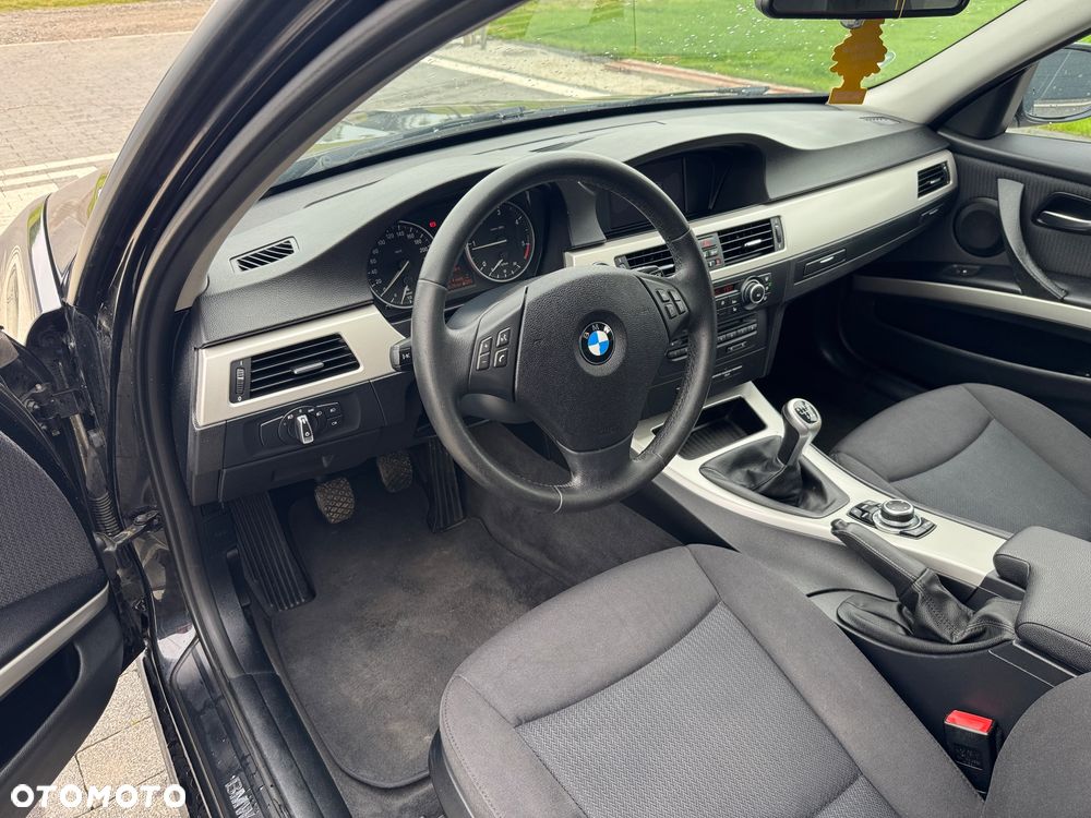 BMW Seria 3 - 16