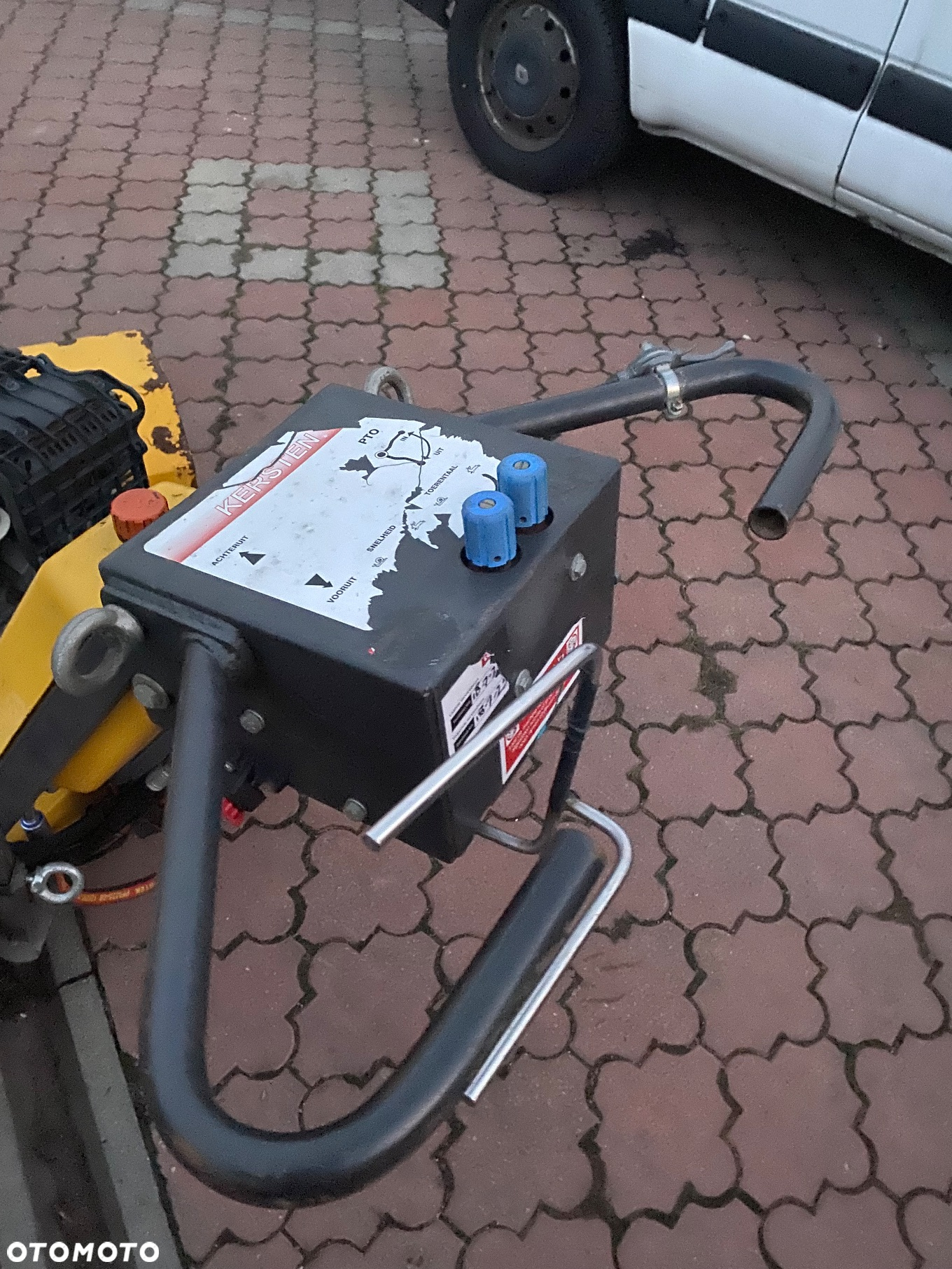 Zamiatarka spalinowa Honda z napędem hydraulicznym - 5