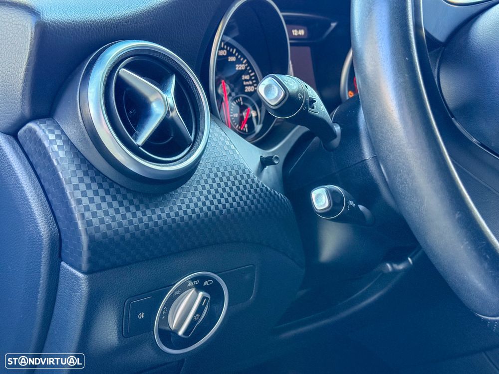 Mercedes-Benz A 180 CDI 7G-DCT Urban - 11