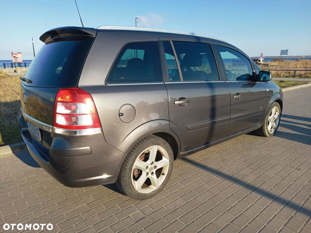 Opel Zafira - 2