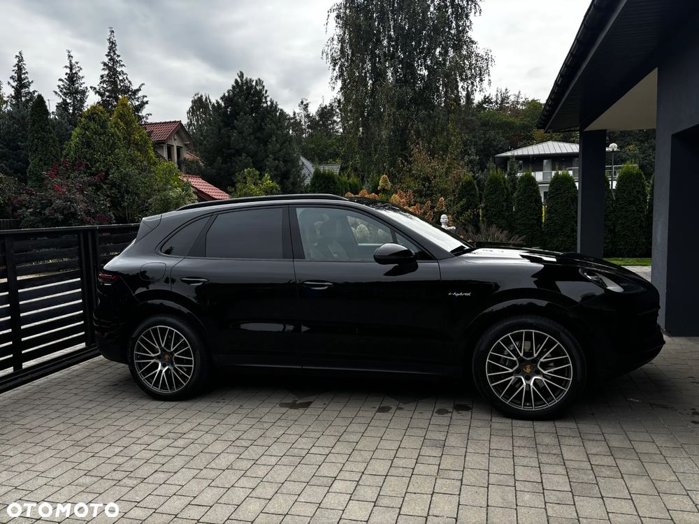 Porsche Cayenne - 4