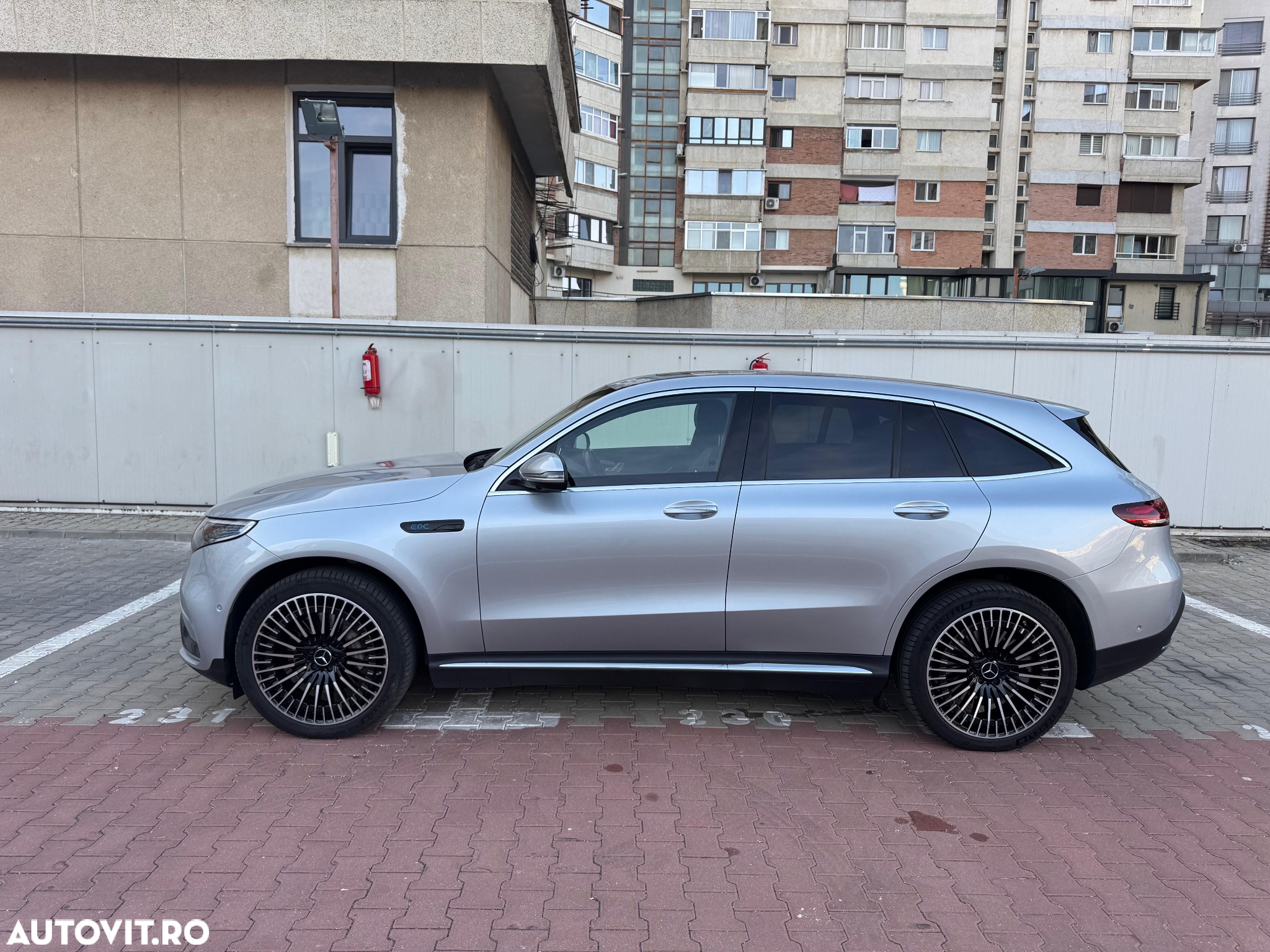 Mercedes-Benz EQC 400 4Matic AMG Line - 2