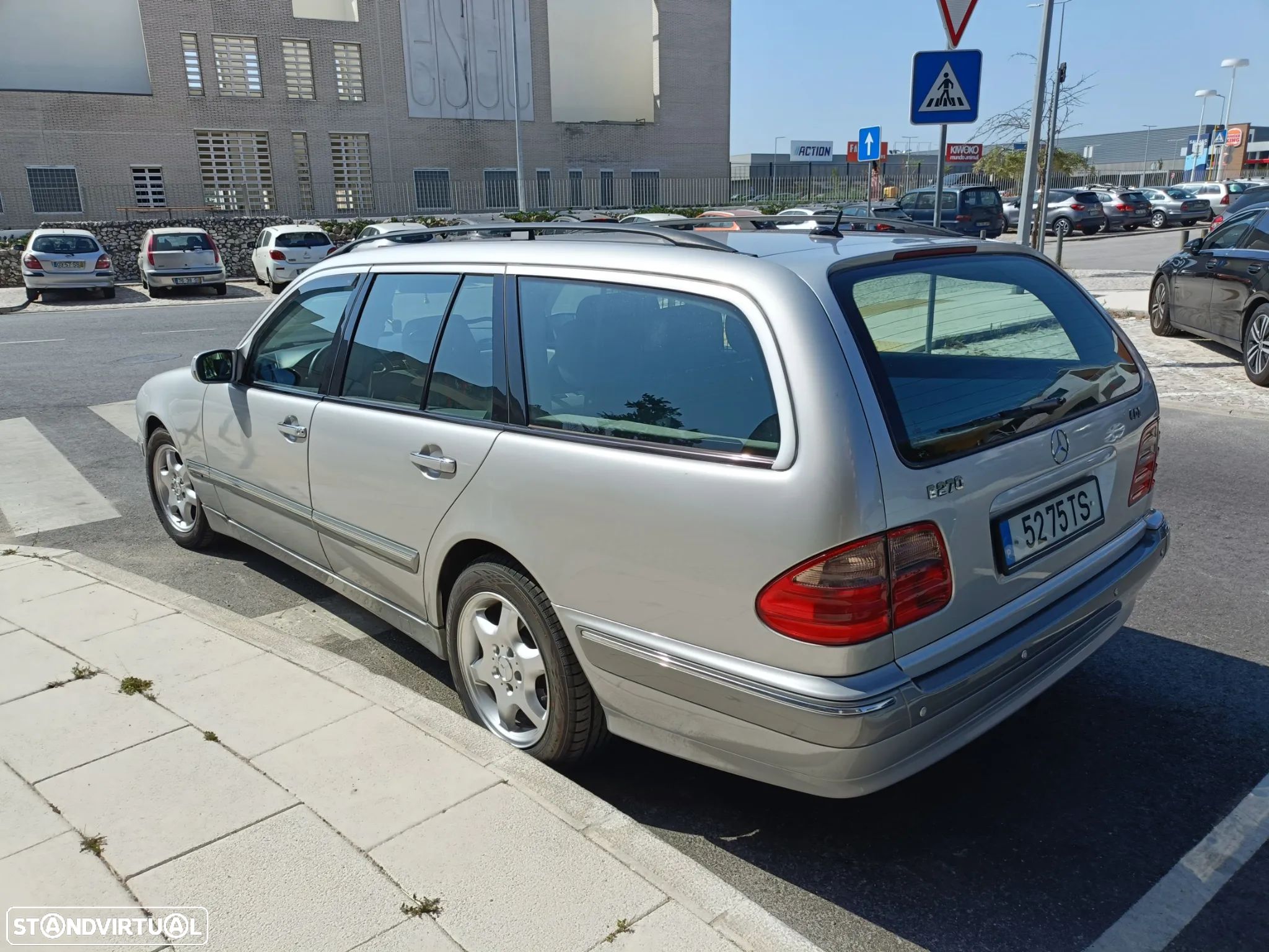 Mercedes-Benz E 270 - 1