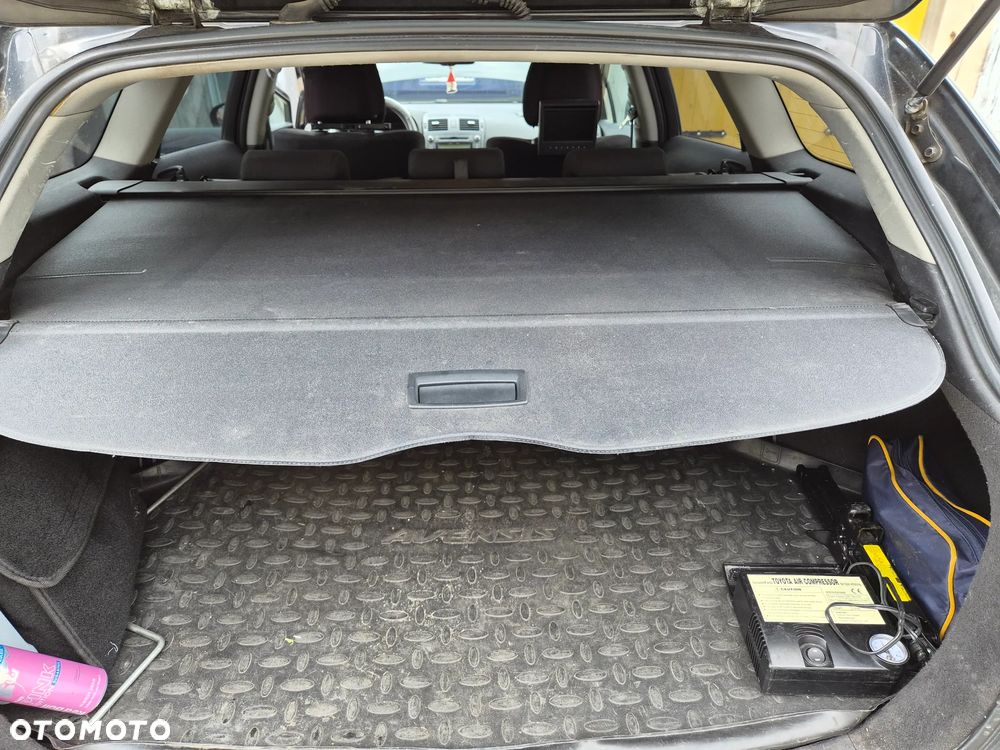 Toyota Avensis 2.0 D-4D - 6