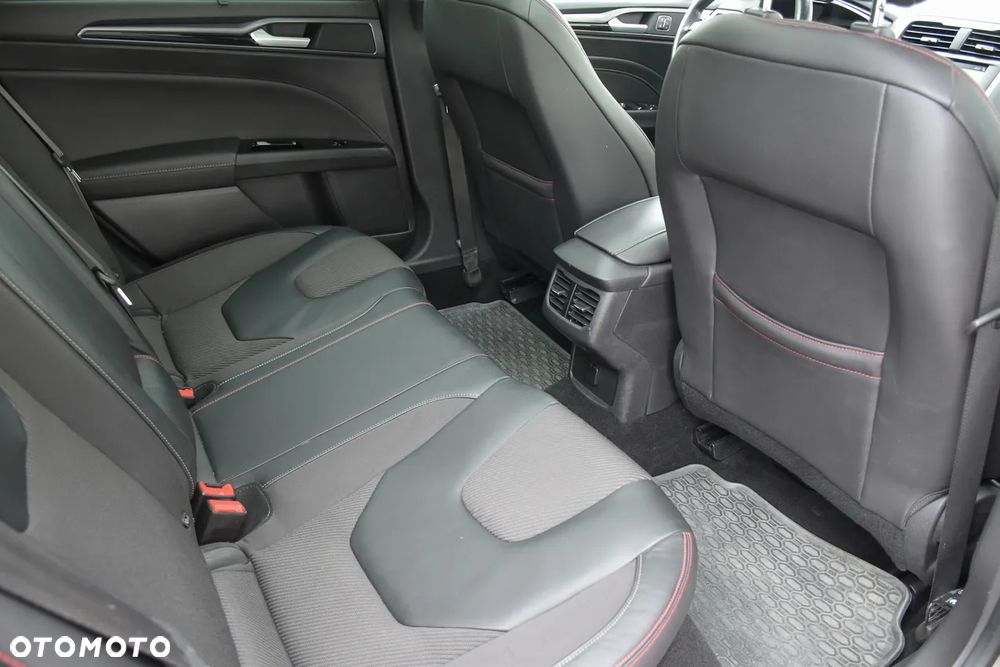 Ford Mondeo 2.0 TDCi STart-Stopp PowerShift-Aut ST-Line - 33