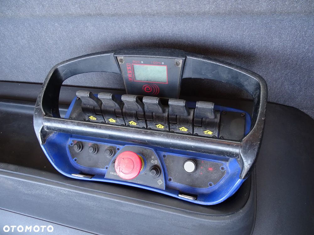 Renault C380 HDS Fassi F215 - 11