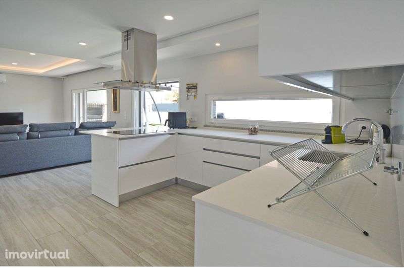 Moradia Isolada T4 com Piscina e Suita totalmente equipada com AC - Grande imagem: 4/11