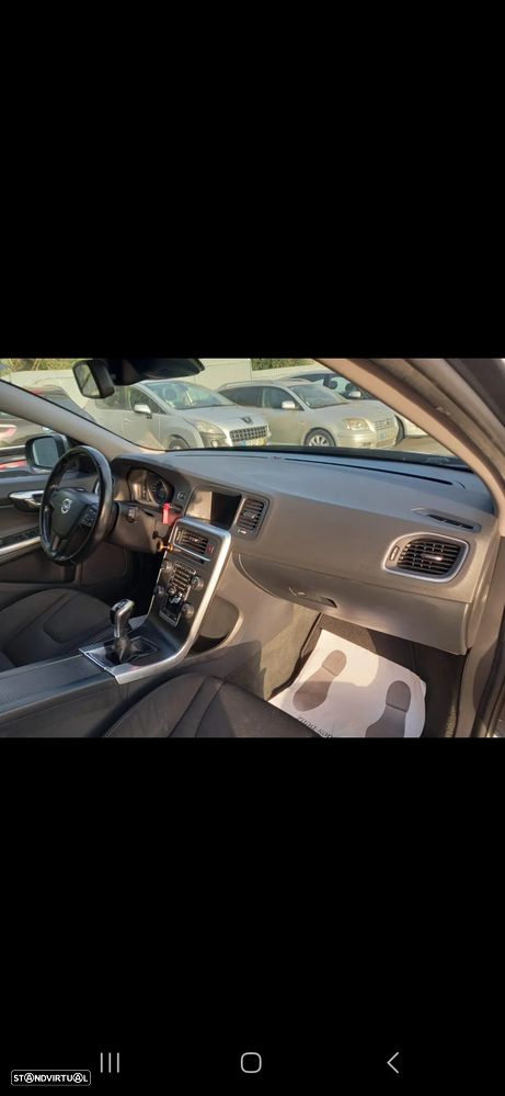 Volvo V60 - 25